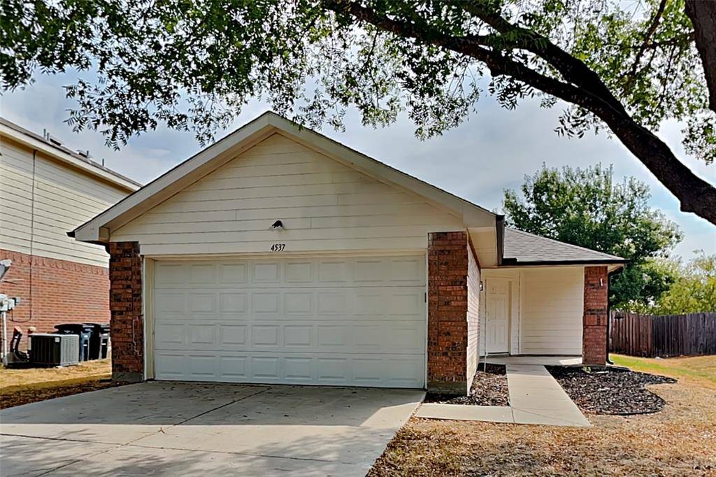 4537 Waterford Drive, Fort Worth, TX 76179
