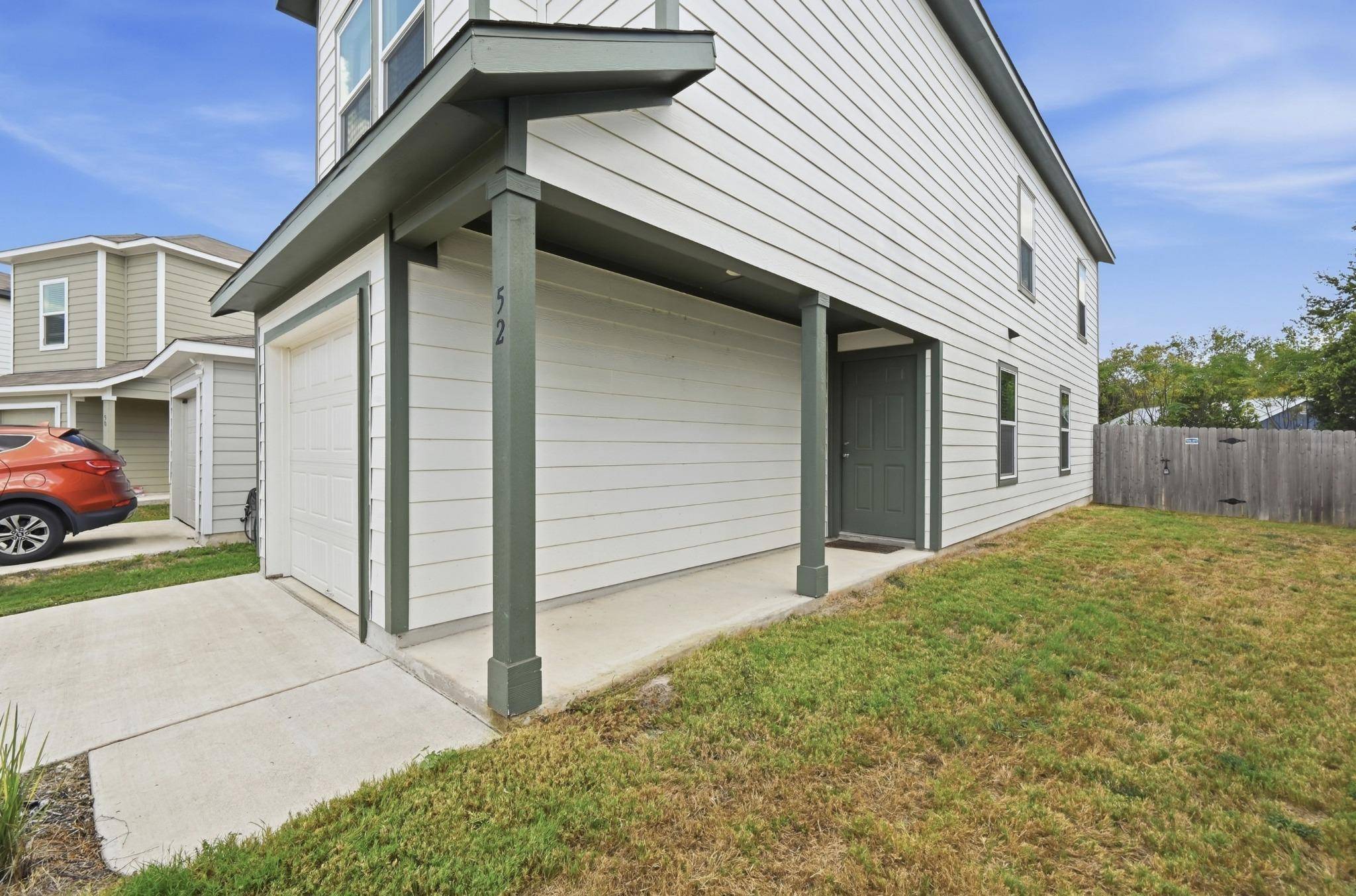 52 Trinity CIR, Lockhart, TX 78644