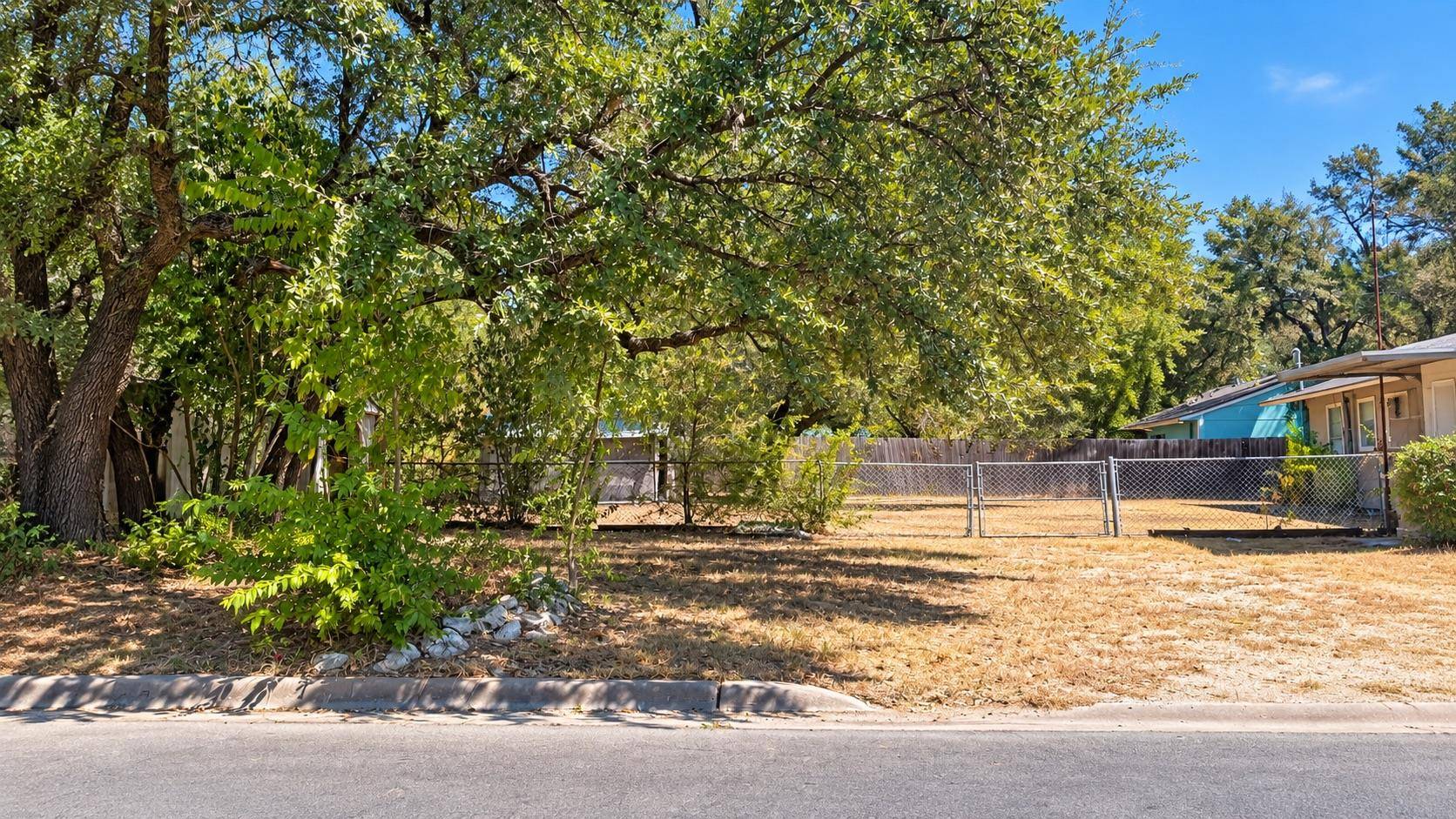 1506 Circle DR, Round Rock, TX 78664
