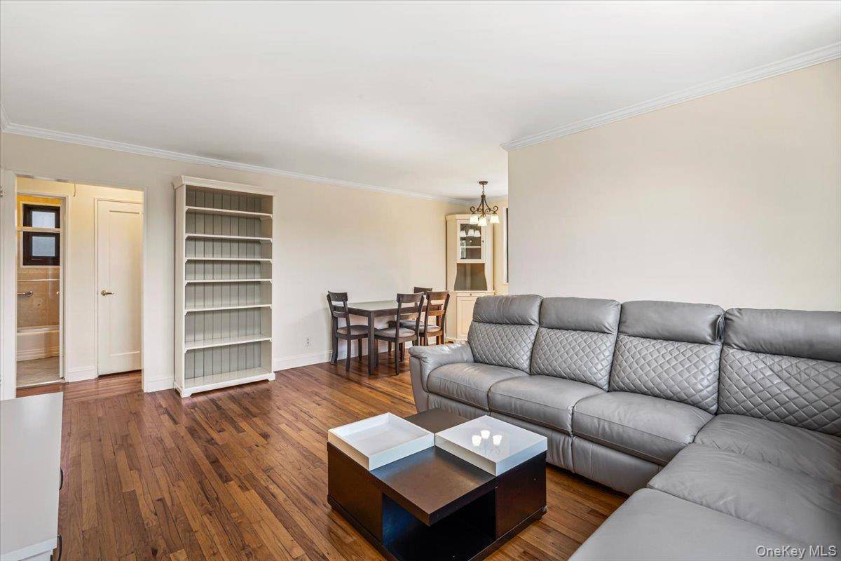 17-03 Utopia Pkwy #2-48, Whitestone, NY 11357