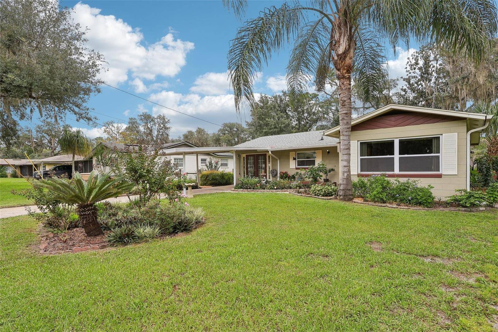 37350 OAK LN, Umatilla, FL 32784