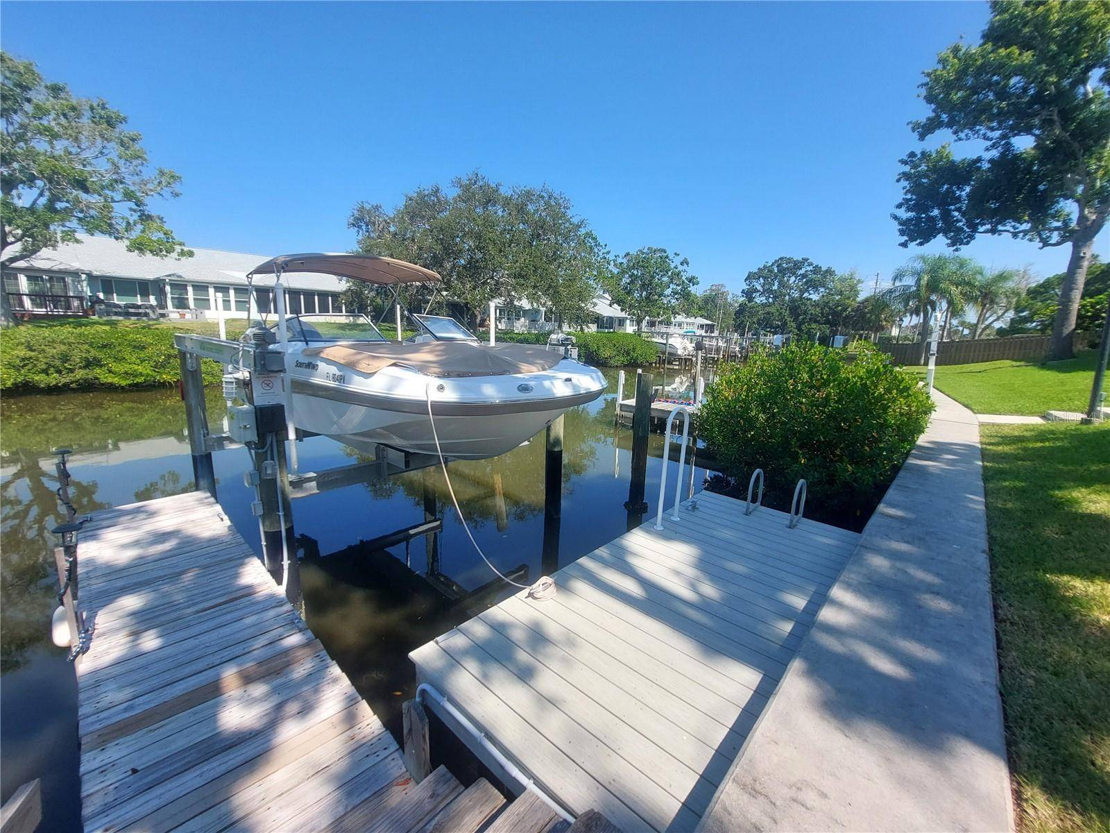 9446 TRADEWINDS AVE, Seminole, FL 33776
