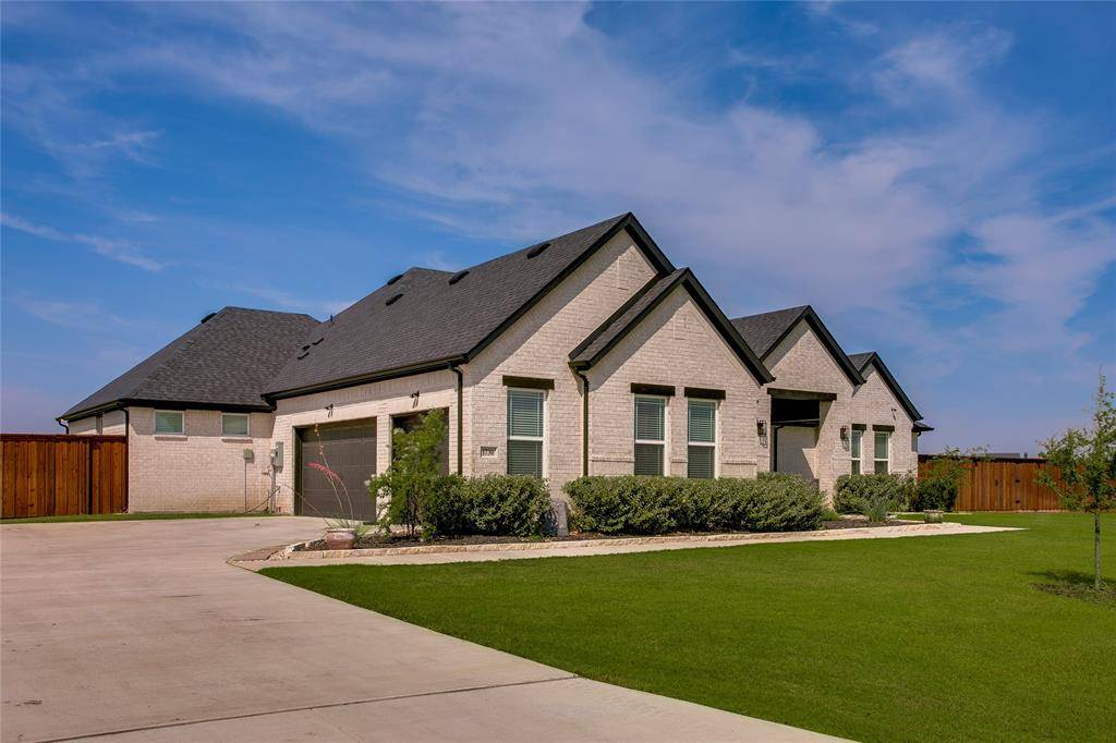 1730 Blackfoot Parkway, Waxahachie, TX 75165