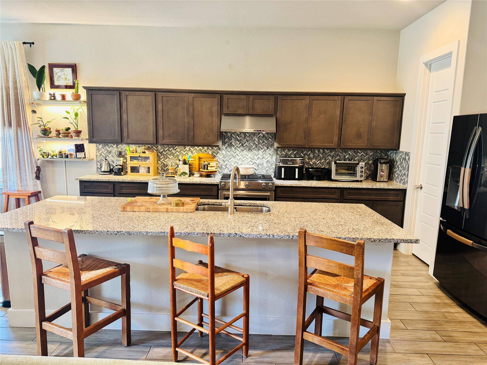 10900 American Mustang LOOP, Manor, TX 78653