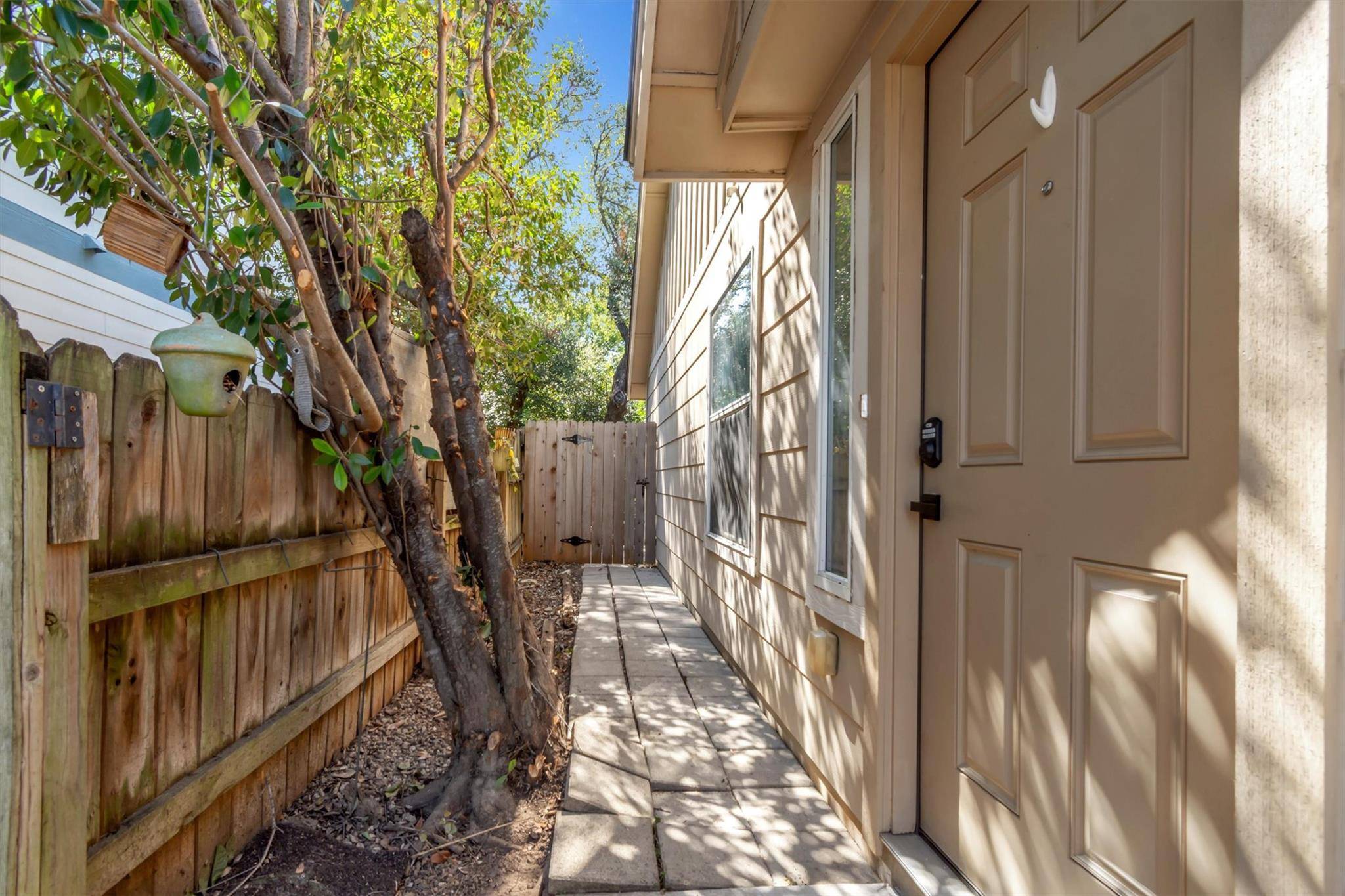 1313 E 3rd ST, Georgetown, TX 78626