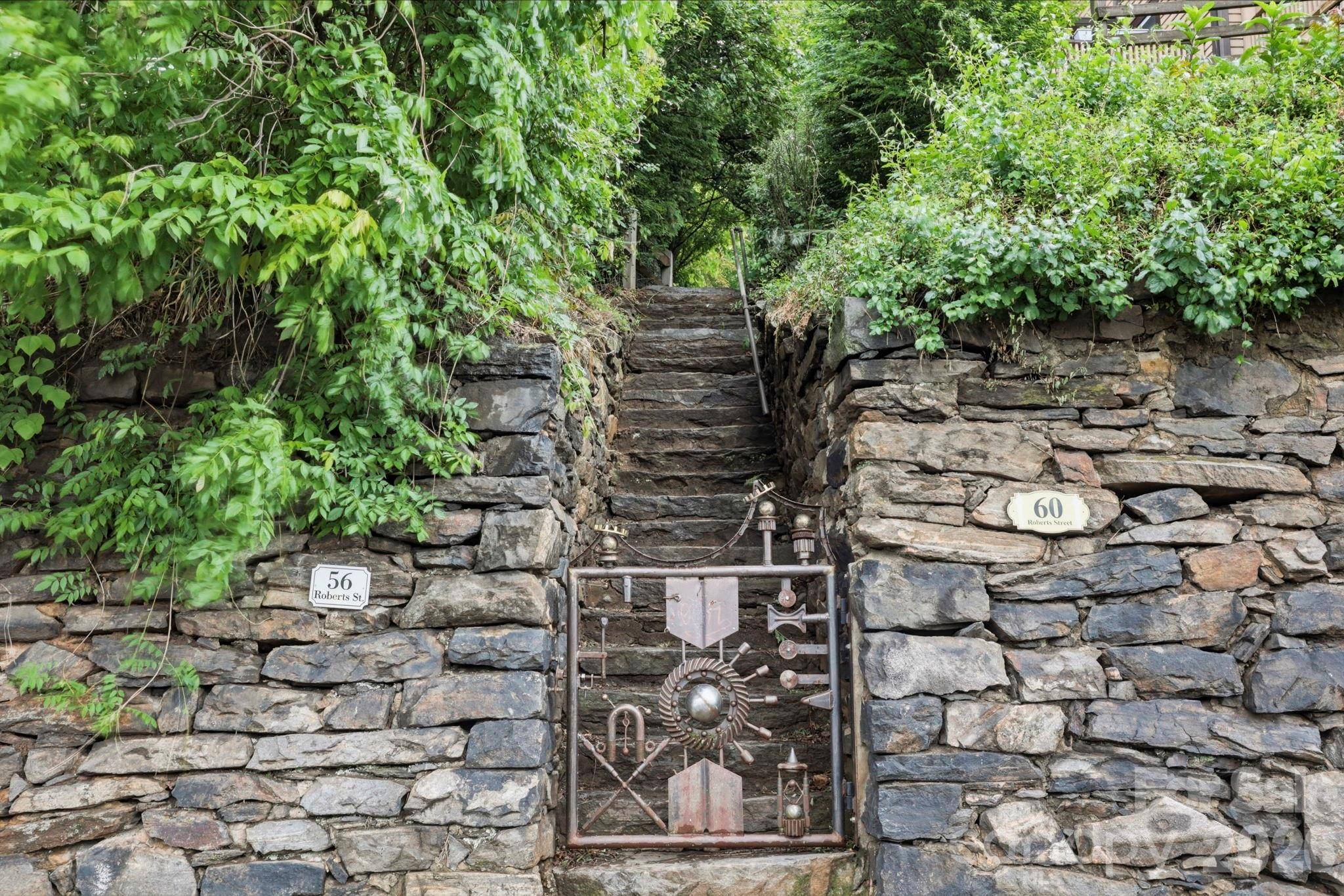 60 Roberts ST, Asheville, NC 28801