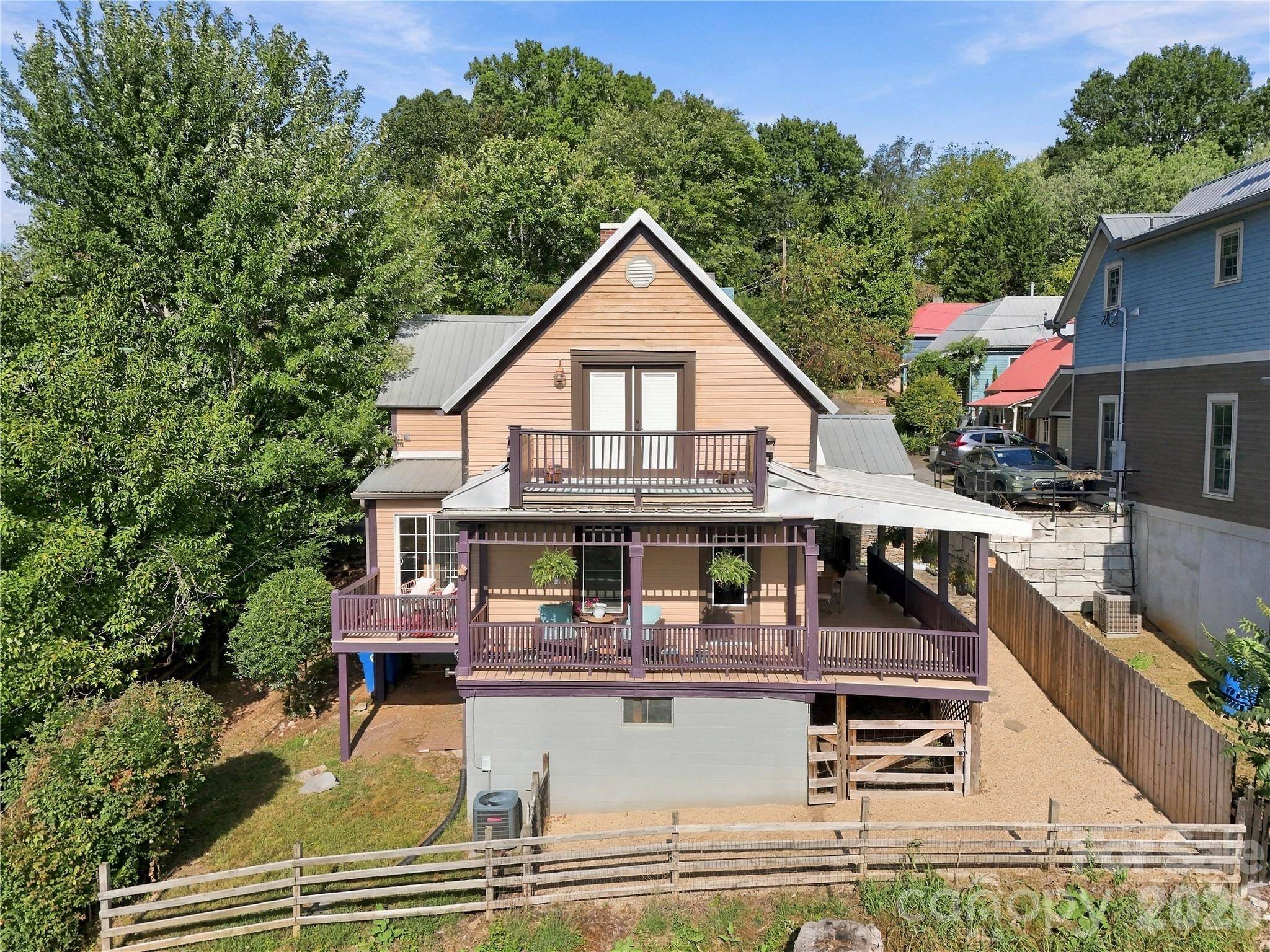 60 Roberts ST, Asheville, NC 28801