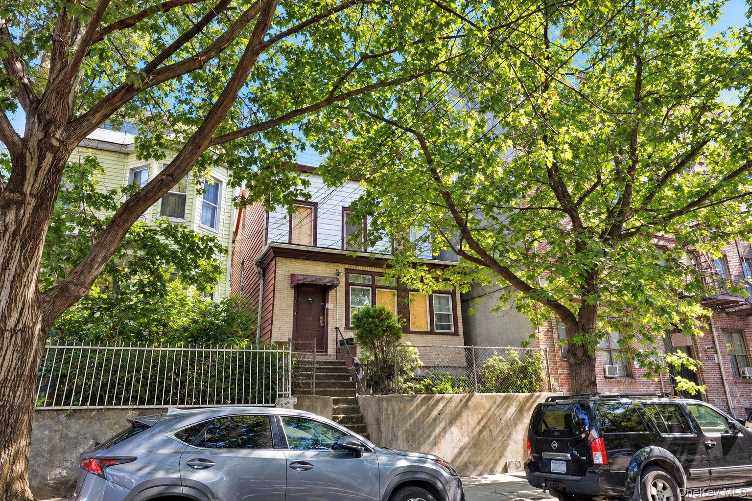2140 Mapes AVE, Bronx, NY 10460