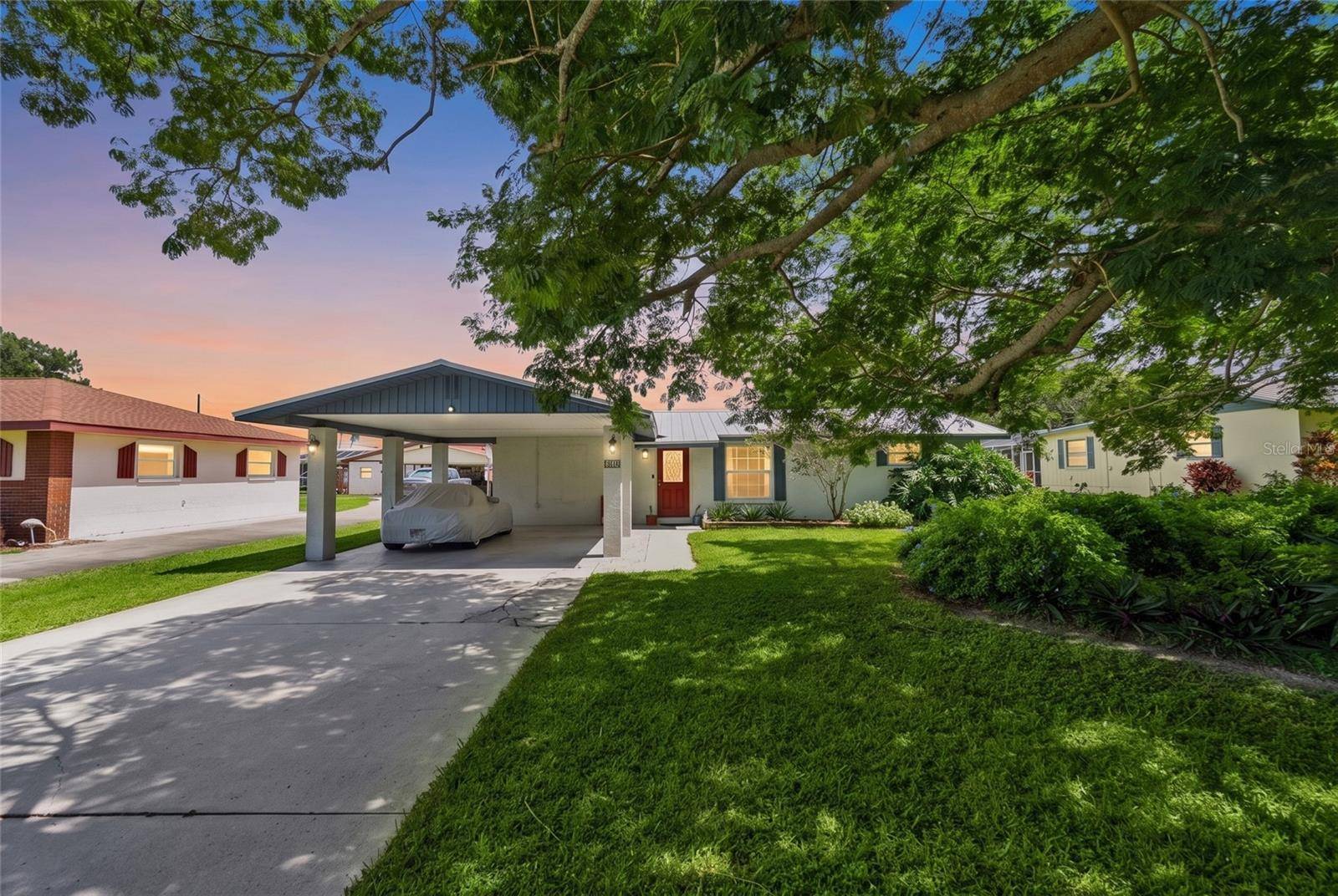 142 2ND AVE, Nokomis, FL 34275