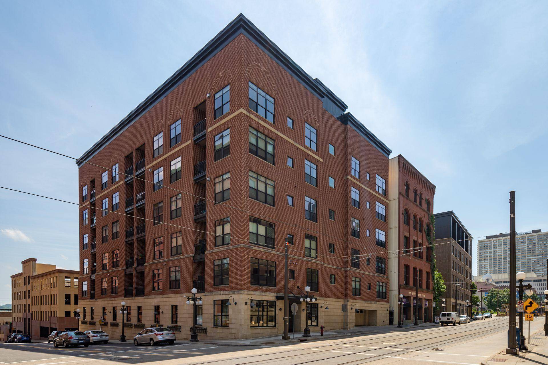 270 4th ST E #207, Saint Paul, MN 55101