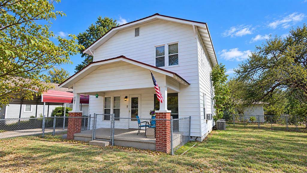 601 N Burgess ST, Holdenville, OK 74848