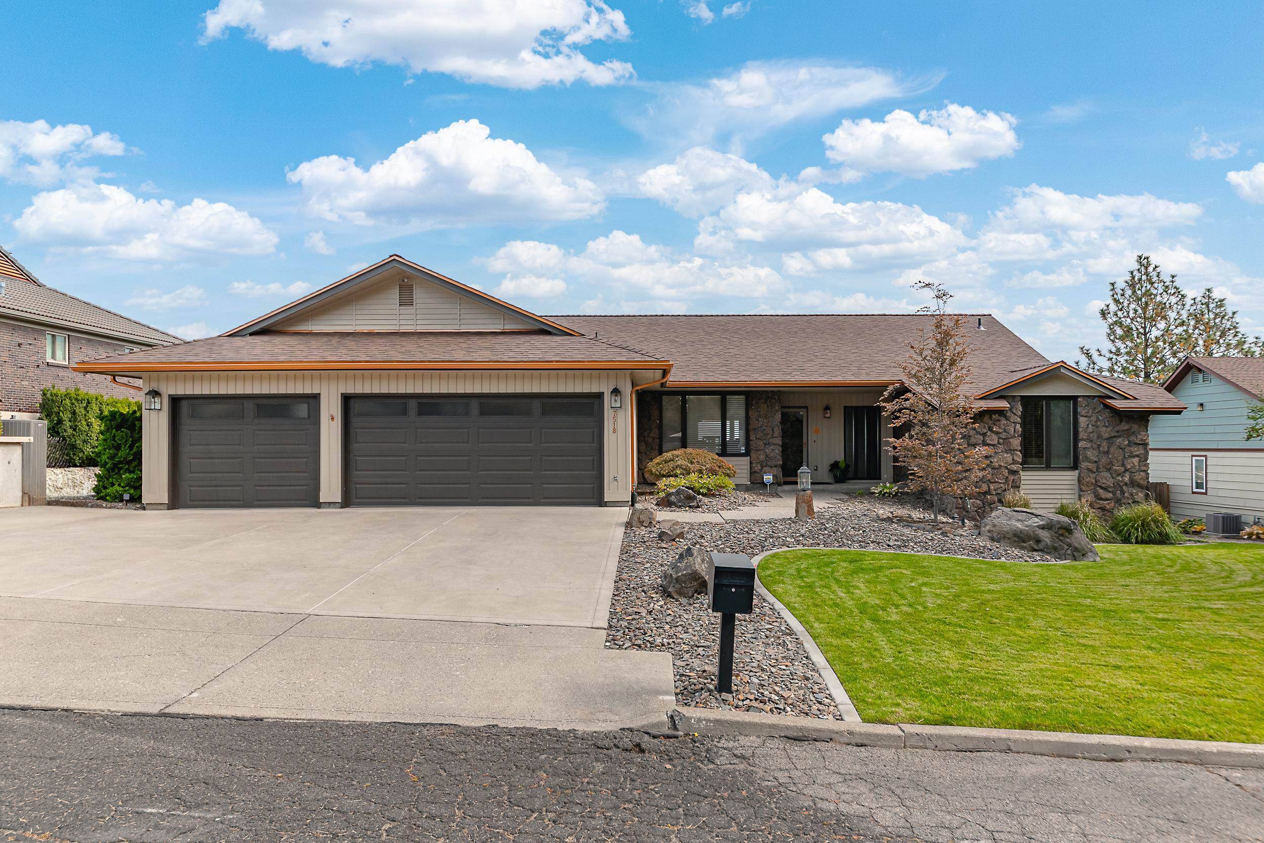 7518 N Panorama Dr, Spokane, WA 99208