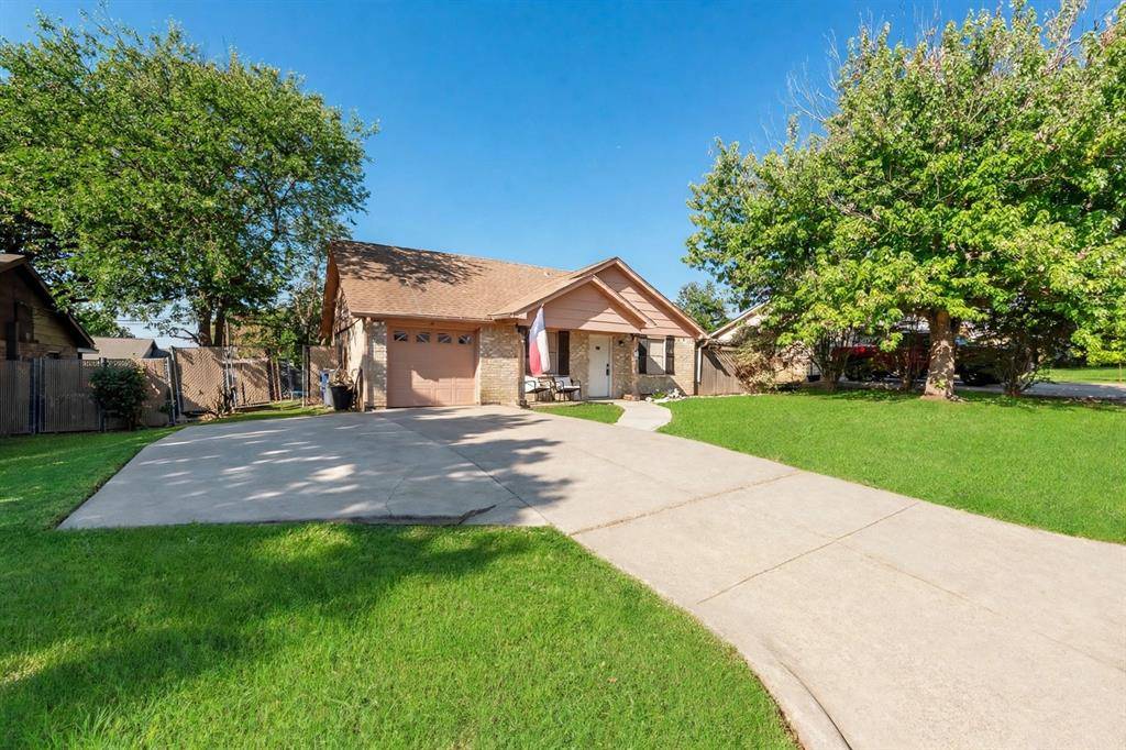 837 Blue Ridge Drive, Burleson, TX 76028