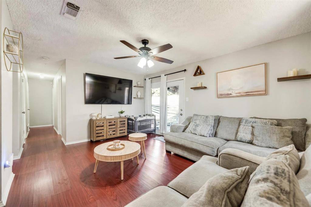 837 Blue Ridge Drive, Burleson, TX 76028