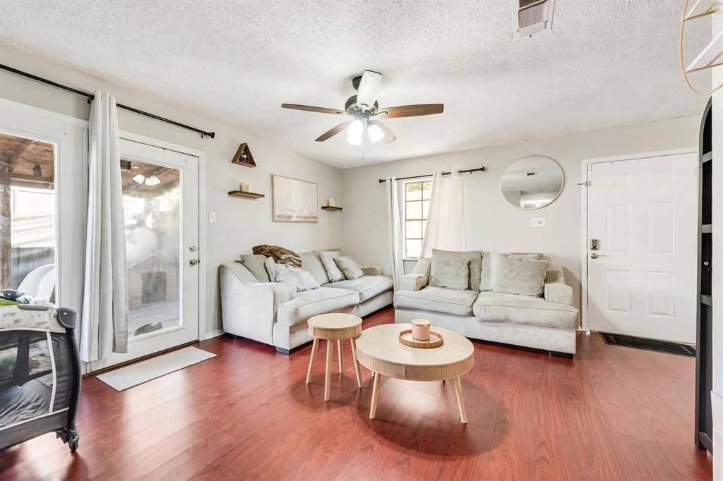 837 Blue Ridge Drive, Burleson, TX 76028