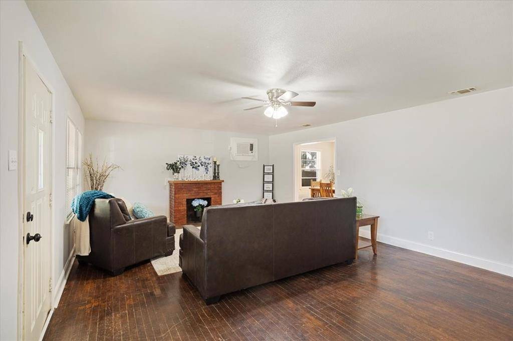 1721 Ridgewood Road, Denison, TX 75020