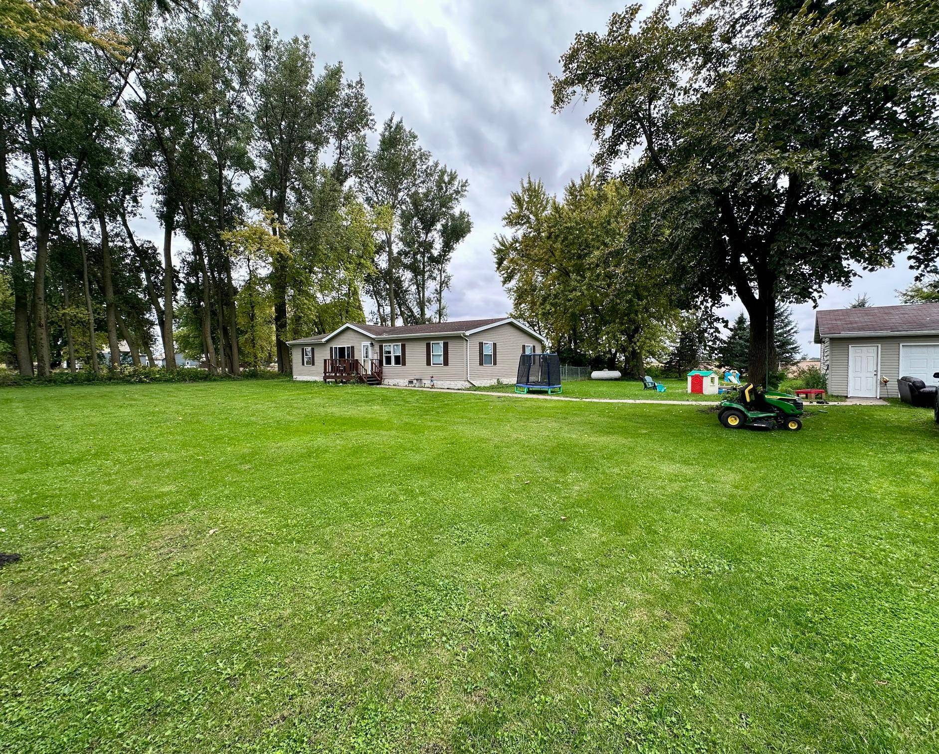 28529 825th AVE, Hollandale, MN 56045