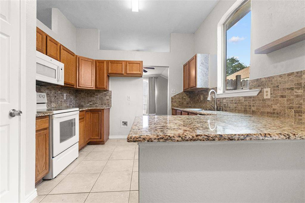 8825 Mystic Trail, Fort Worth, TX 76118