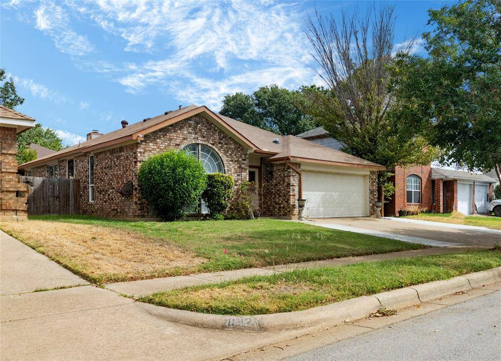 8825 Mystic Trail, Fort Worth, TX 76118