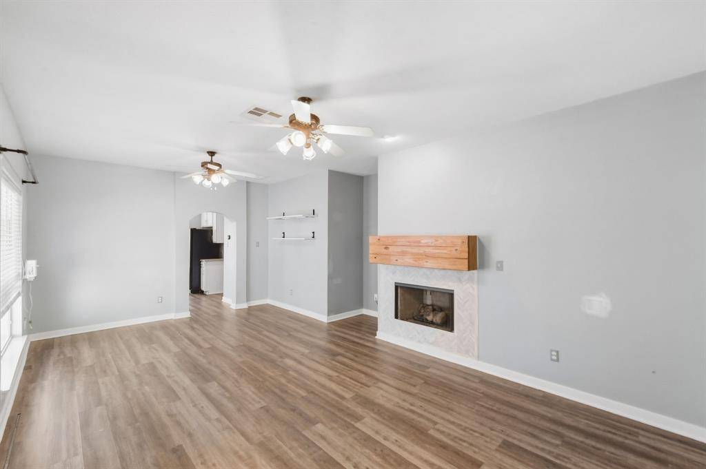 1116 Grey Fox Drive, Savannah, TX 76227