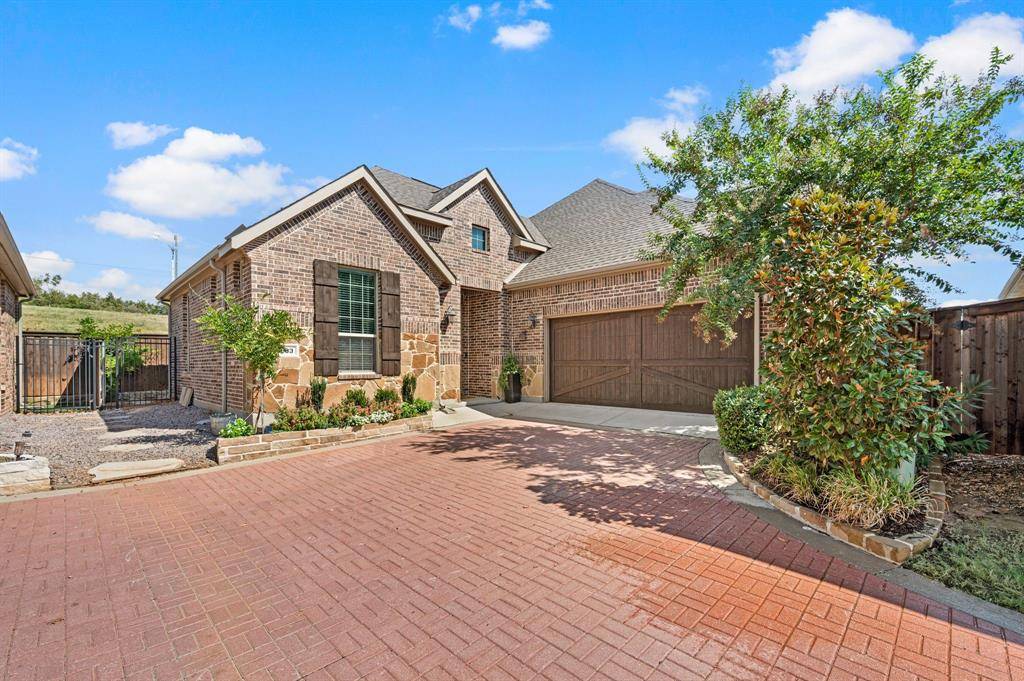 1833 Spotted Fawn Drive, Arlington, TX 76005
