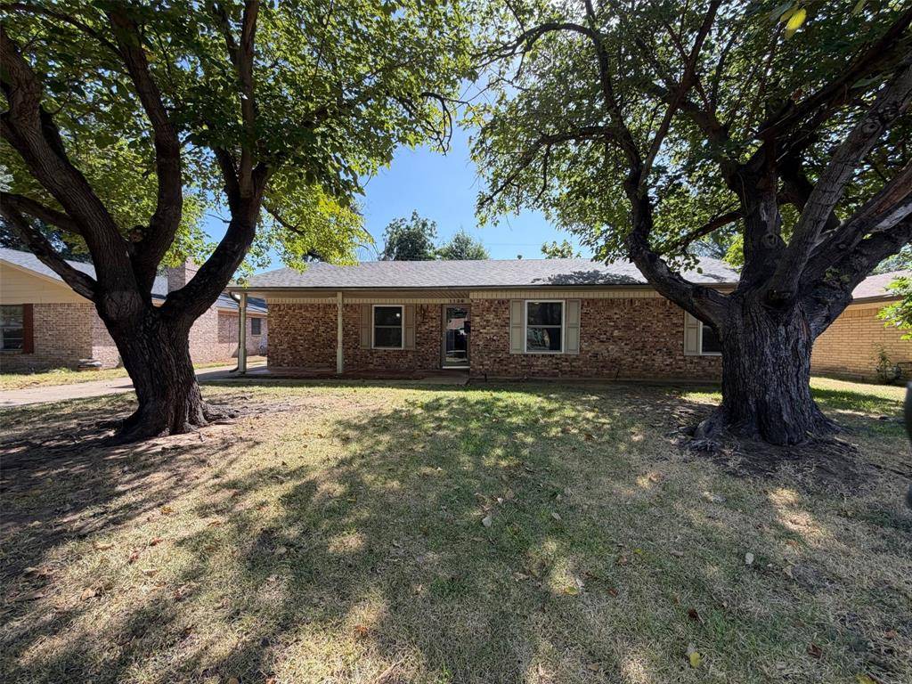 1136 Kris Street, Irving, TX 75060