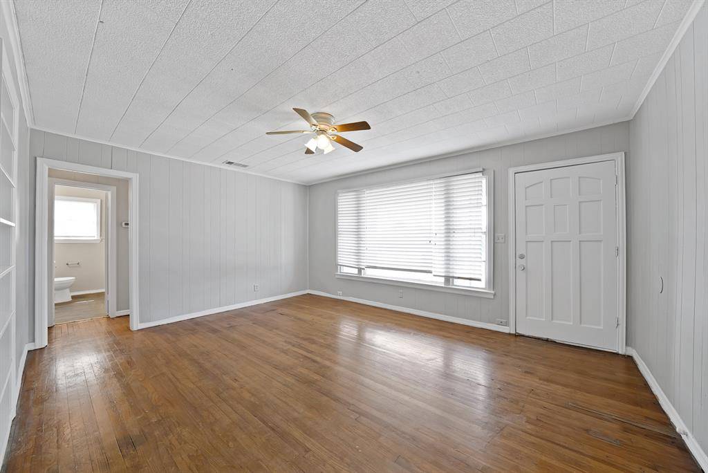 2305 8th Avenue, Fort Worth, TX 76110