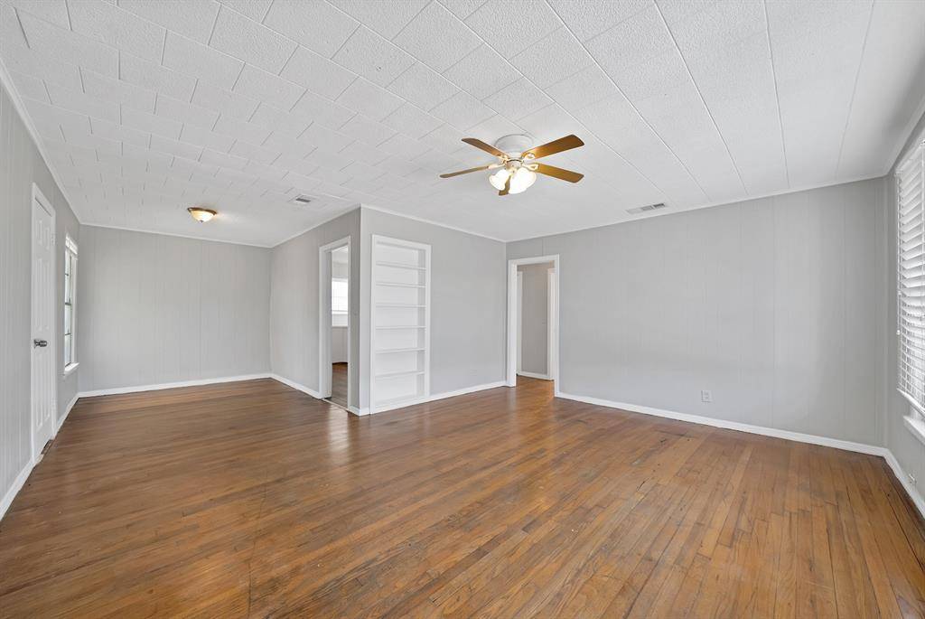2305 8th Avenue, Fort Worth, TX 76110