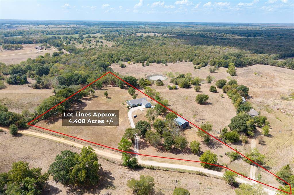 8145 County Road 3250, Chatfield, TX 75105