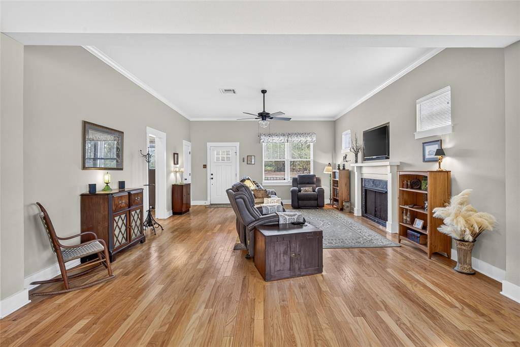 8145 County Road 3250, Chatfield, TX 75105