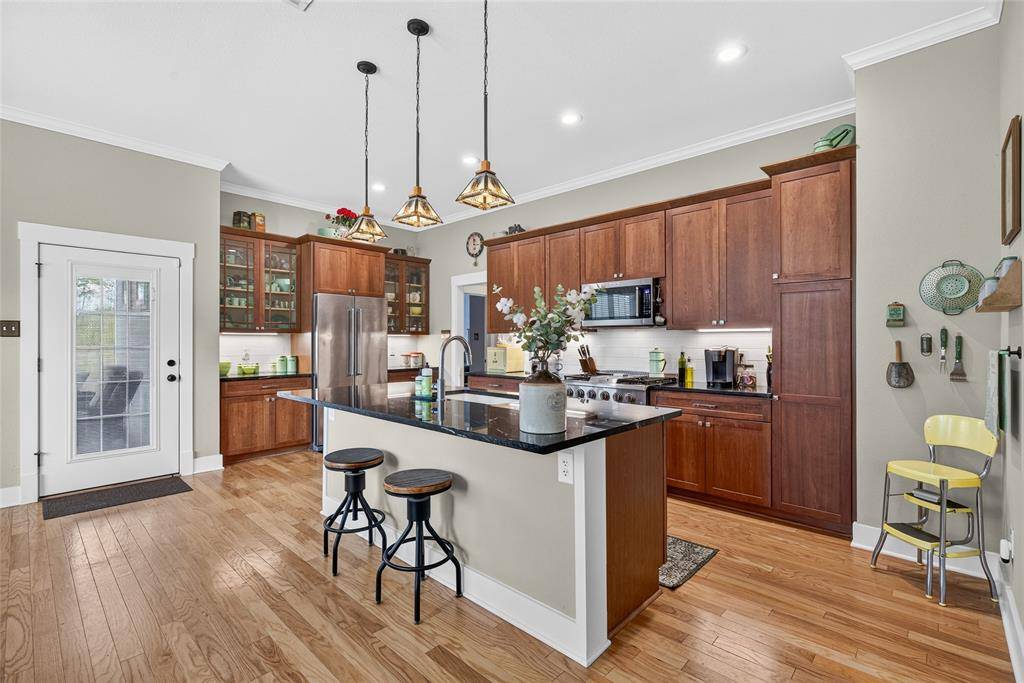 8145 County Road 3250, Chatfield, TX 75105