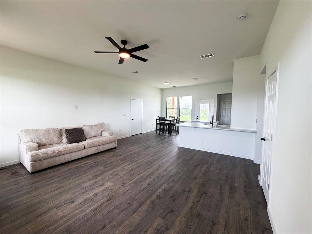 138 Blushing DR, Cedar Creek, TX 78612