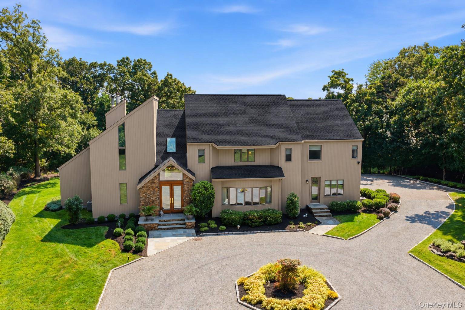 6 Target Rock DR, Lloyd Harbor, NY 11743