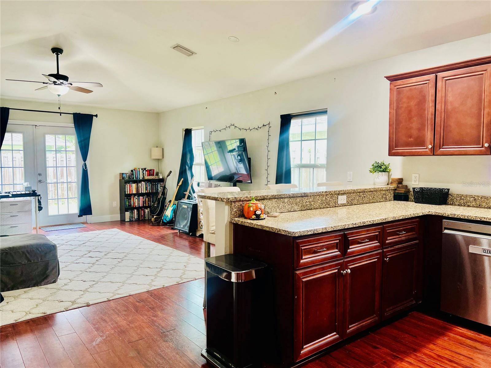 1714 NW 9TH ST, Gainesville, FL 32609