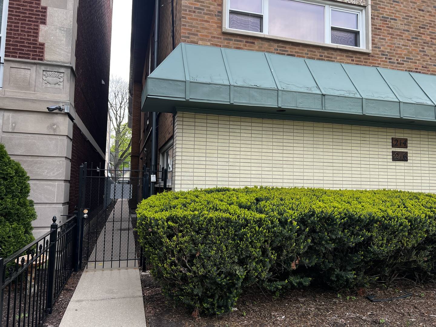 214 S Oak Park AVE S #5, Oak Park, IL 60302