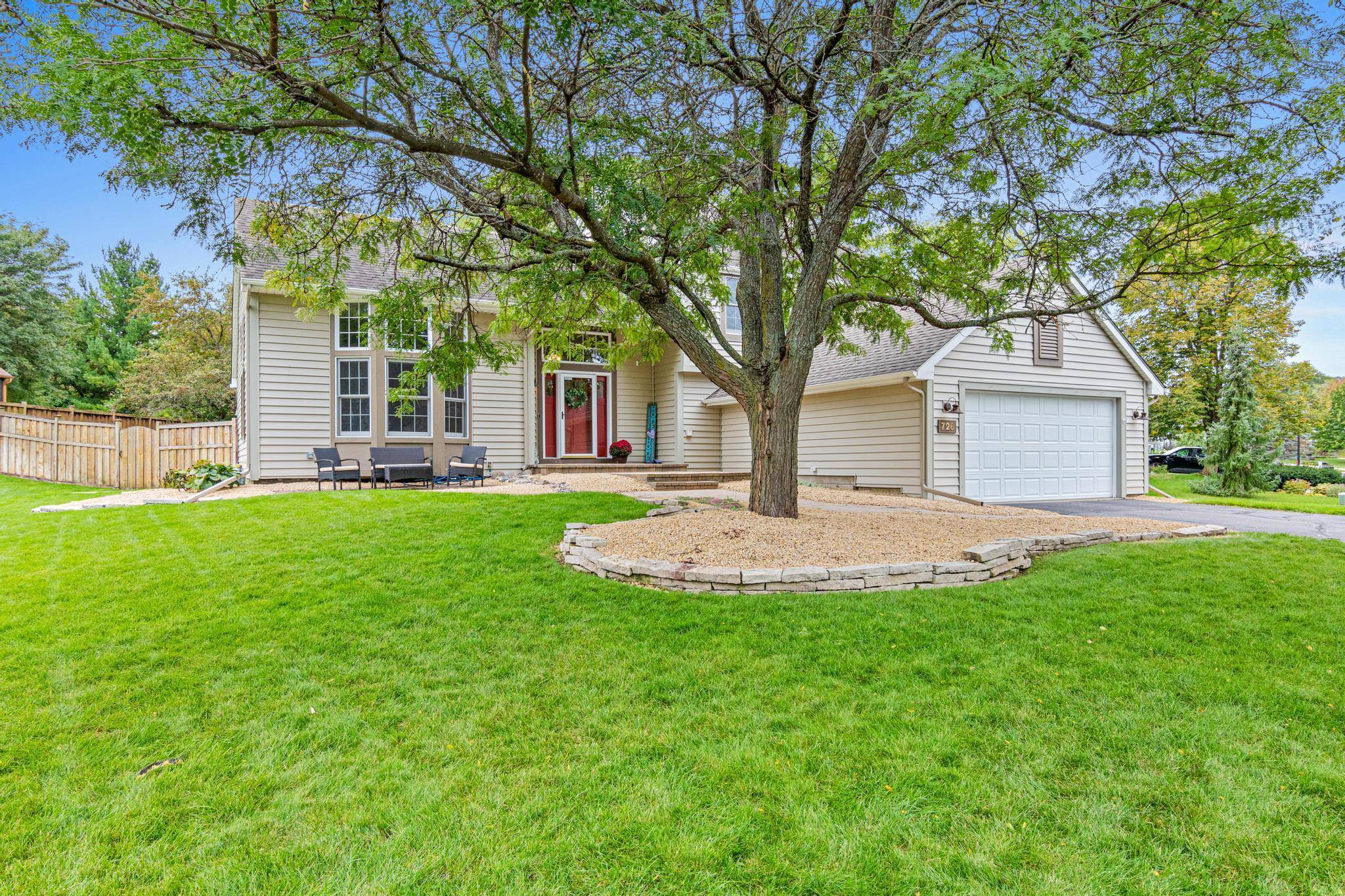 726 Camberwell DR, Eagan, MN 55123