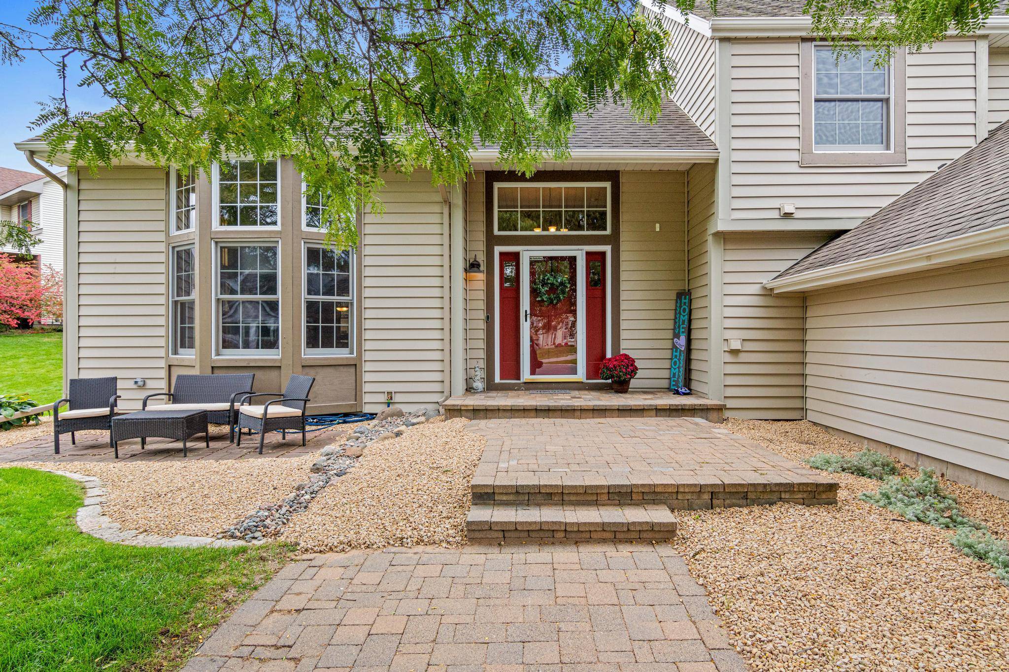726 Camberwell DR, Eagan, MN 55123