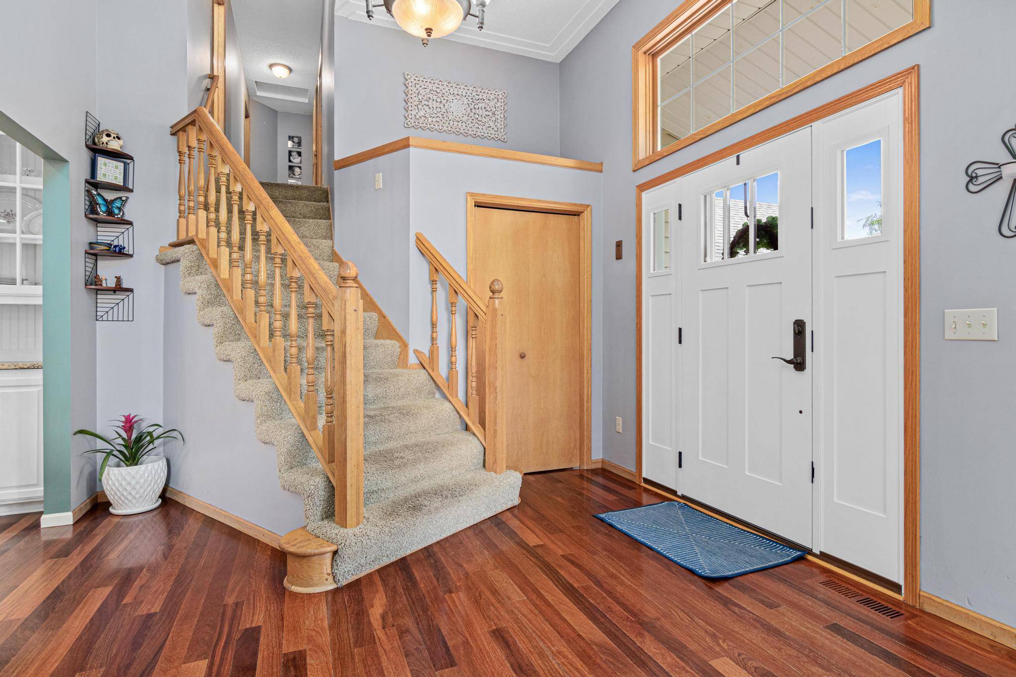 726 Camberwell DR, Eagan, MN 55123