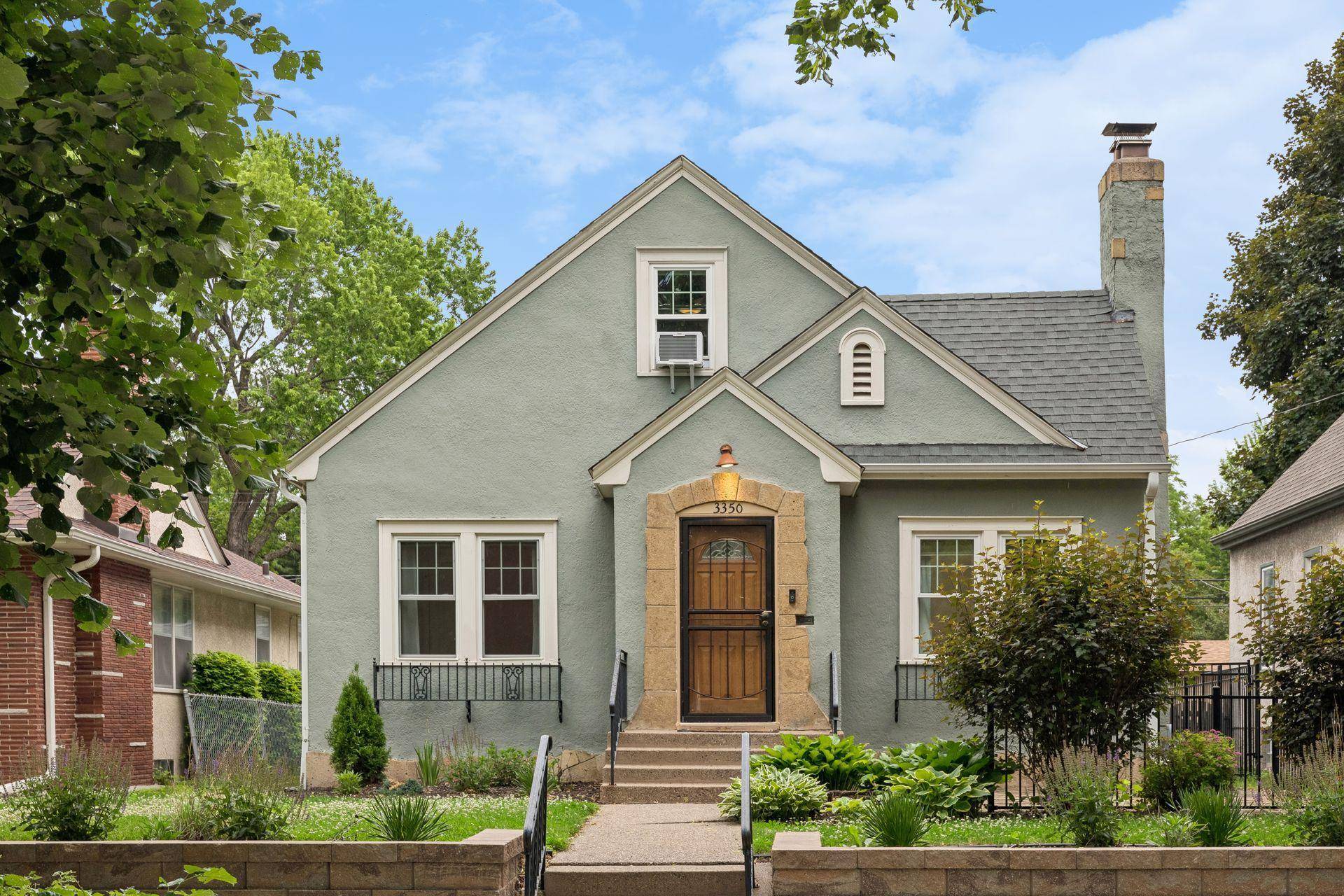 3350 Xerxes Avenue North, Minneapolis, MN 55412