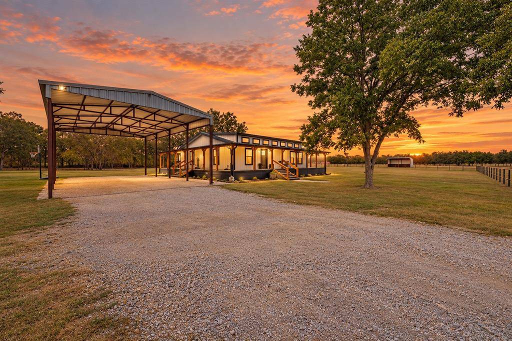 9771 FM 51, Valley View, TX 76272