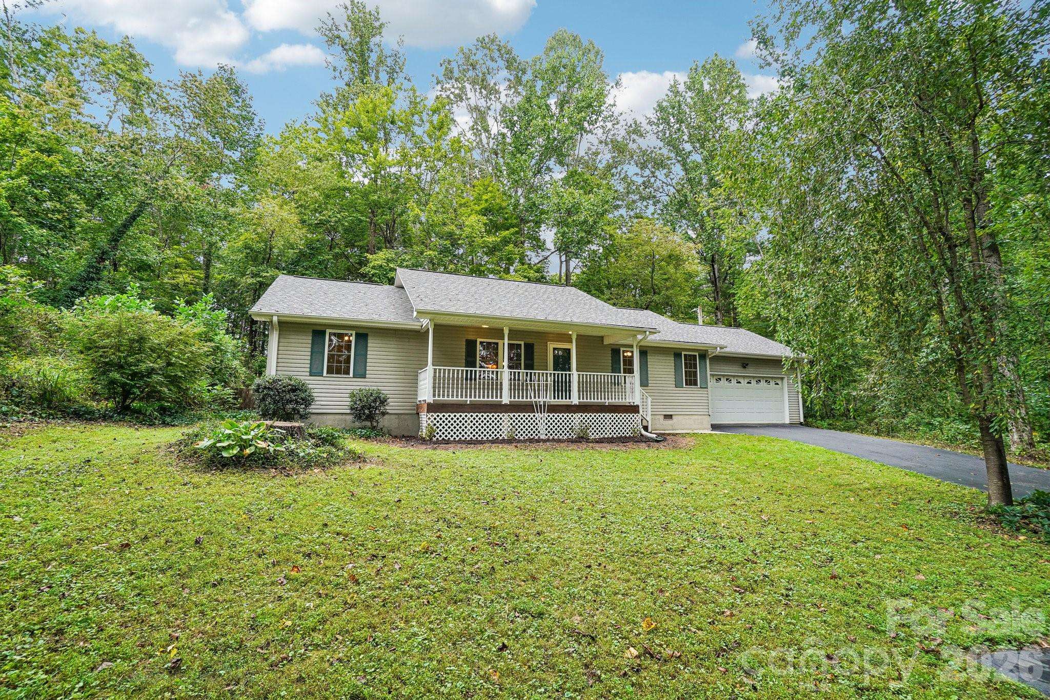 251 Angeline DR, Mills River, NC 28759