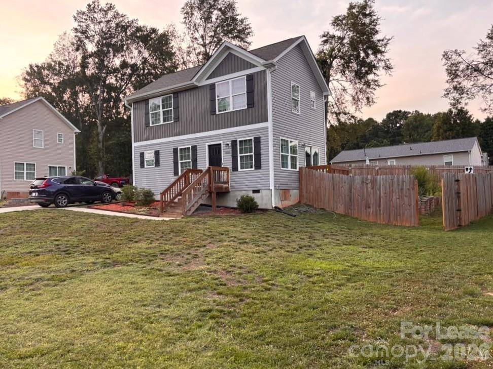 606 E Carpenter ST, Dallas, NC 28034