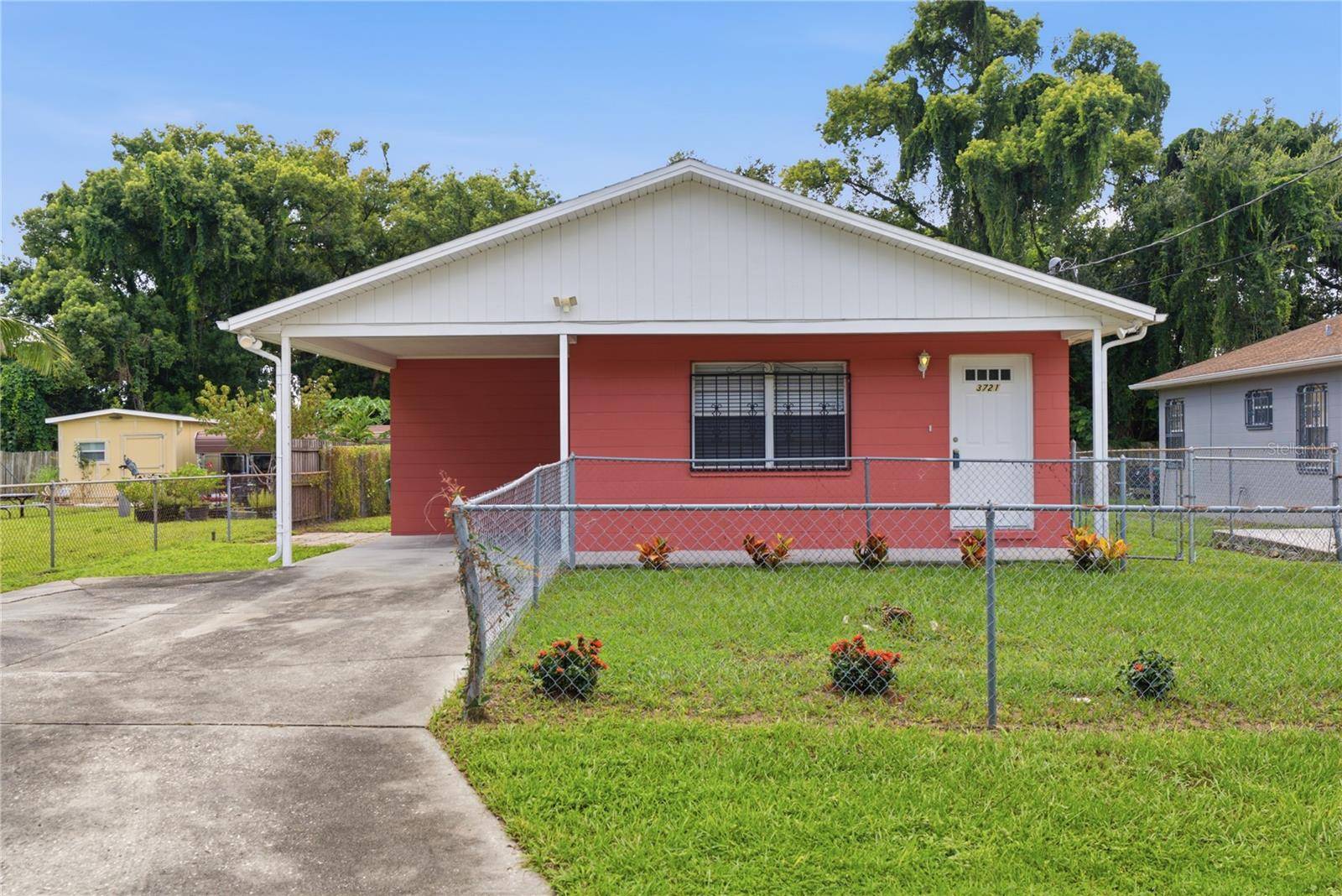 3721 E NORTH BAY ST, Tampa, FL 33610