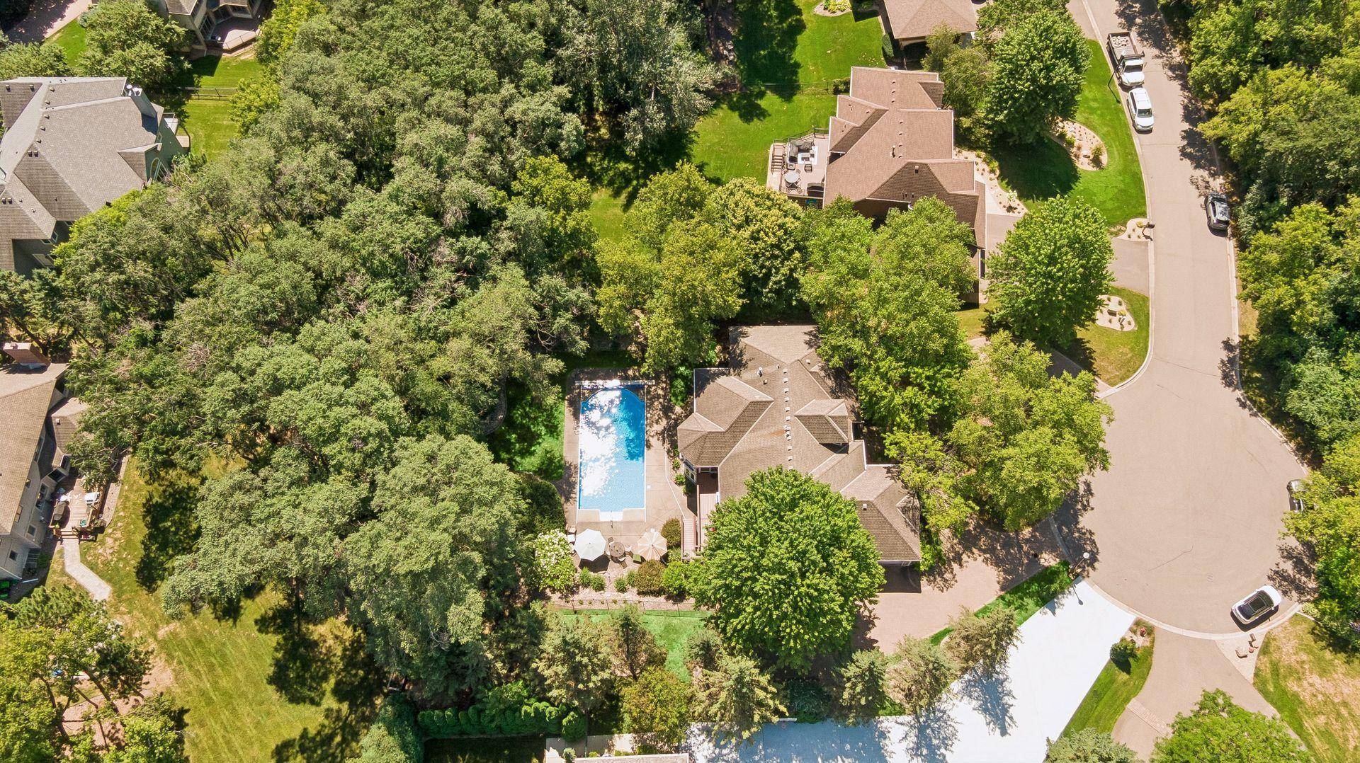 2841 Ella LN, Minnetonka, MN 55305