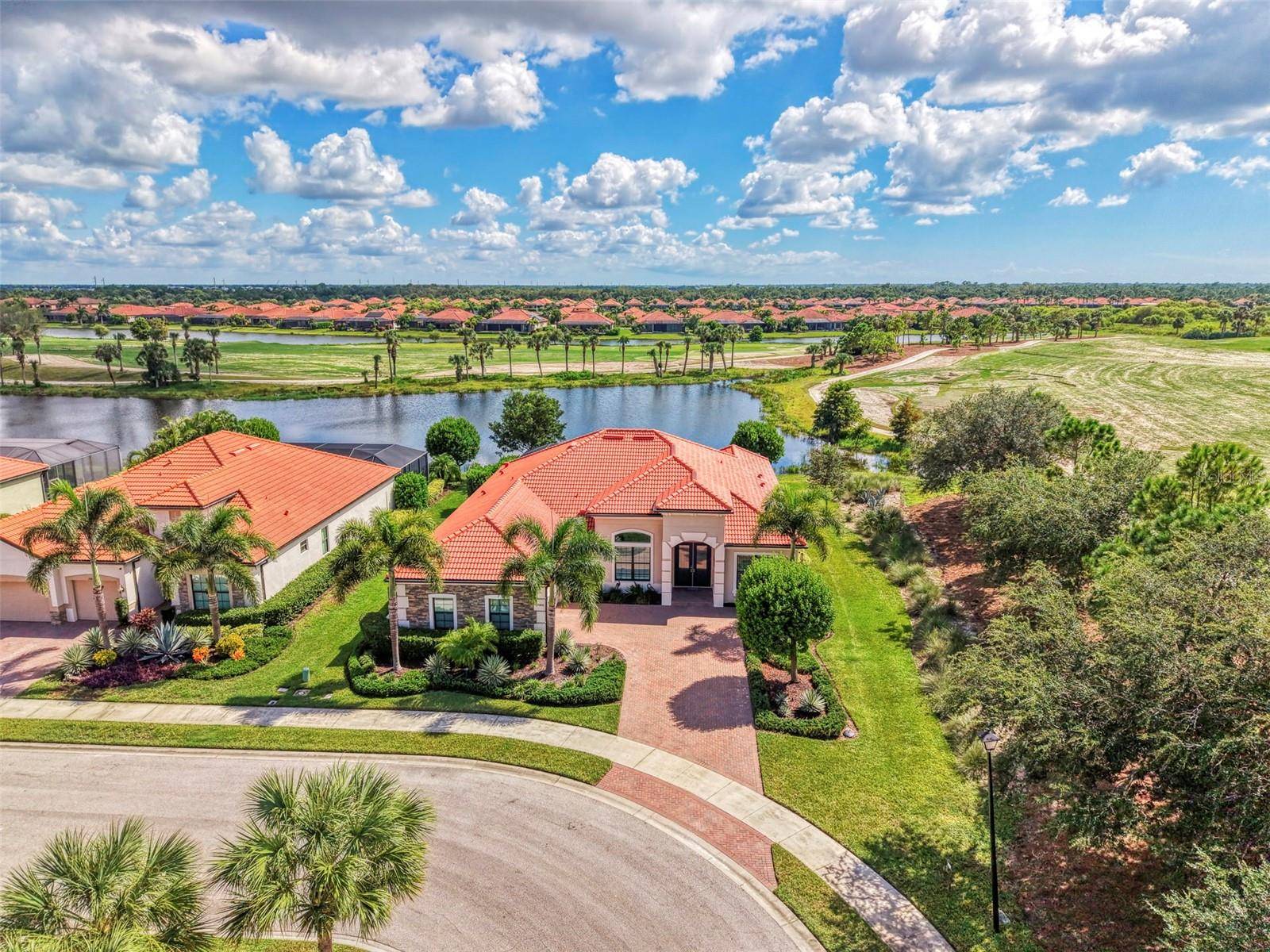 10800 WHISK FERN DR, Venice, FL 34293