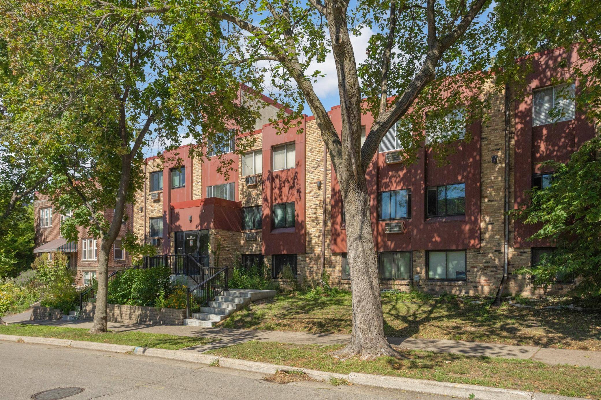 520 Ridgewood AVE #102, Minneapolis, MN 55403