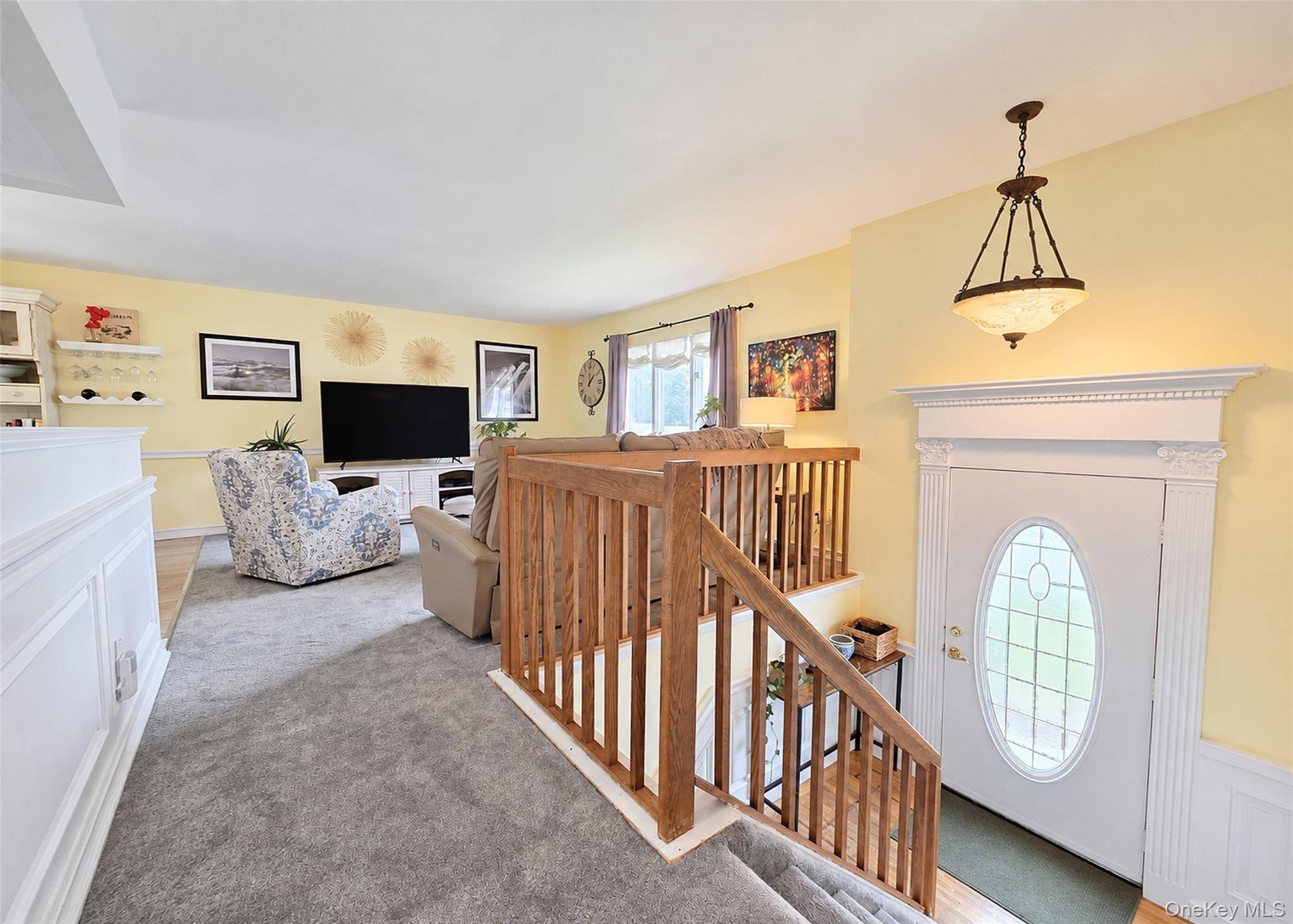 167 Glenmere WAY, Holbrook, NY 11741