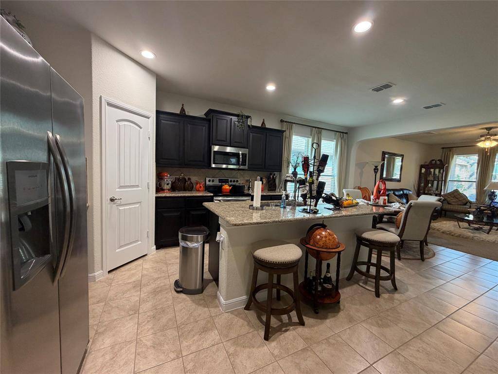 925 Meadow Scape Drive, Fort Worth, TX 76028