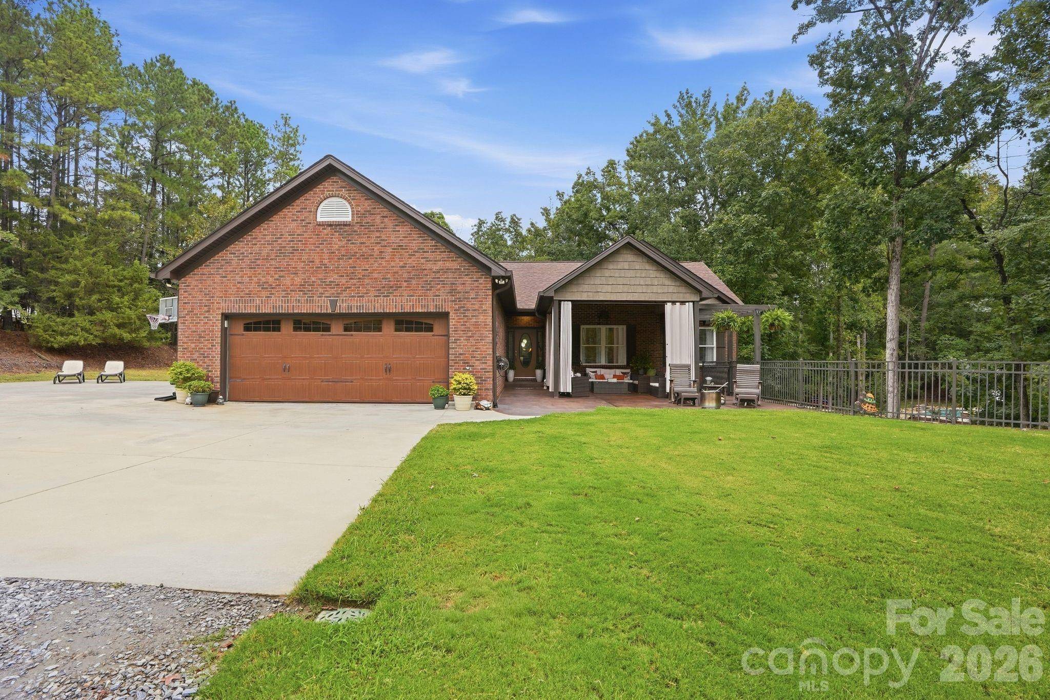 2055 Tiger Paw LN, York, SC 29745