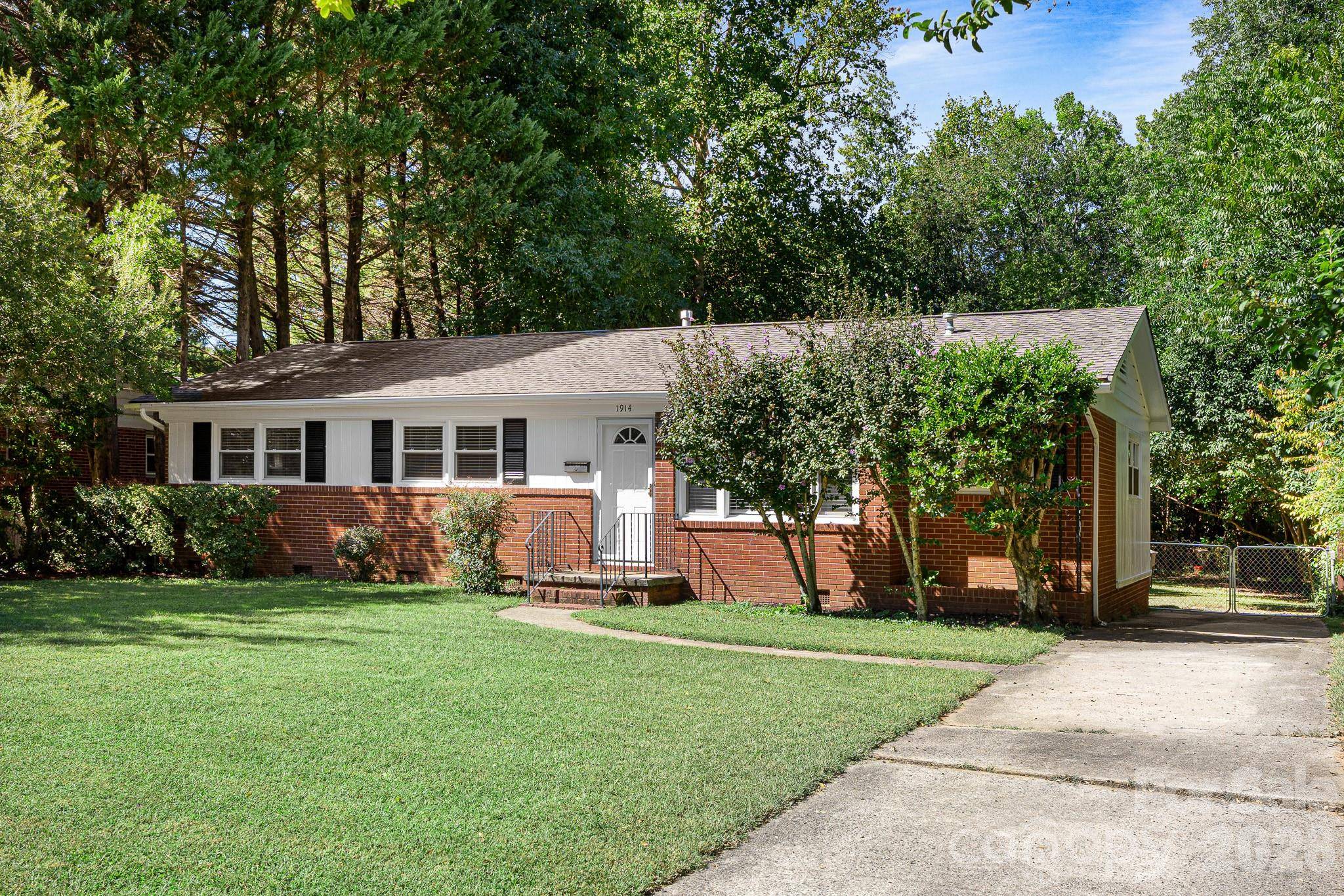 1914 Kilborne DR, Charlotte, NC 28205
